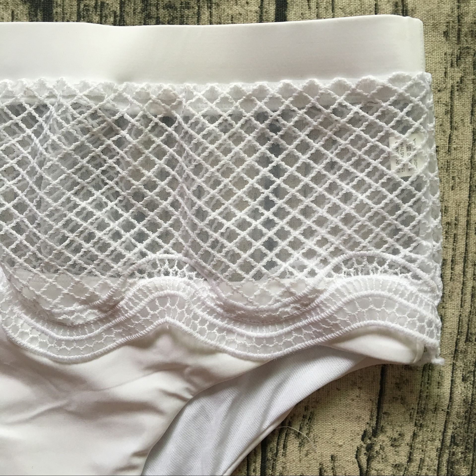 F4665-2White Scalloped Lace High Waisted Bikini Swimsuit Two Piece Set